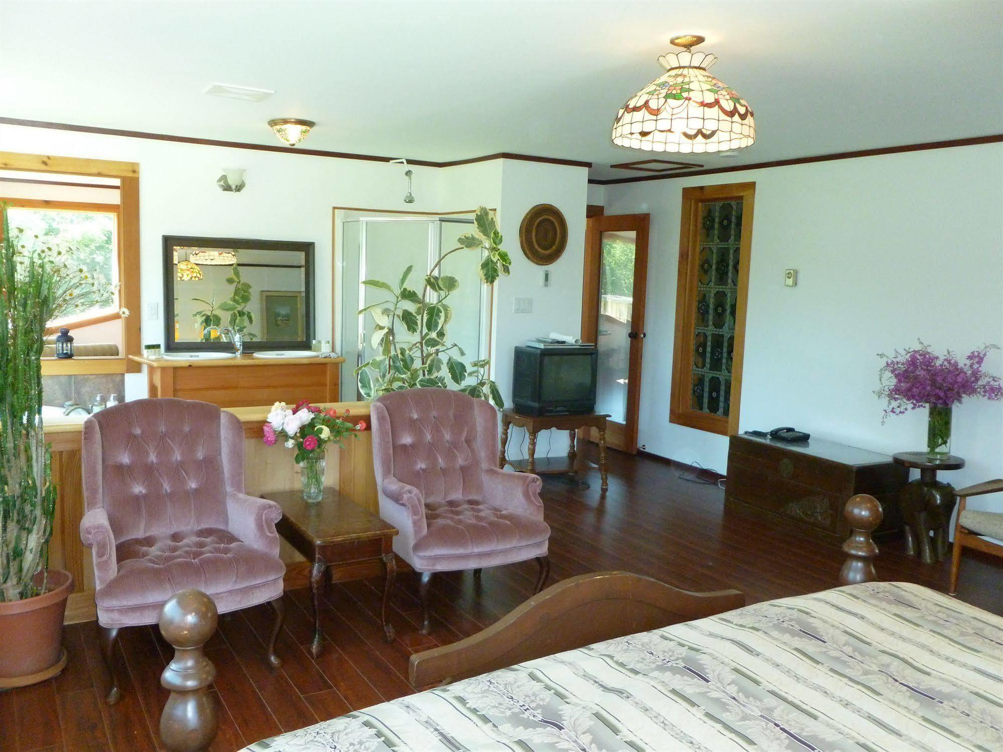 Harrison Hammond House Farmstay Harrison Mills Exterior foto